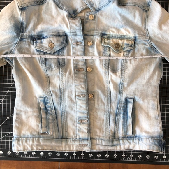 Light Wash Denim Jean Jacket - Picture 9 of 16